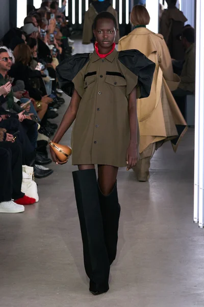 Look 30